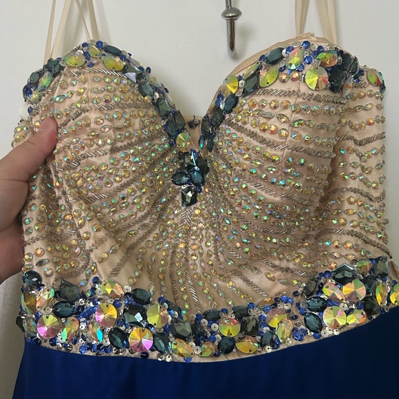 Prom Dress - Picture 5 of 10